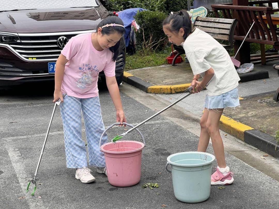 陜西西安：男子因感情糾紛縱火致小區(qū)多車被燒